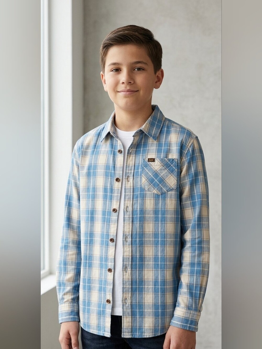 Lee Boy's Long Sleeve Plaid Shirt Light Blue & Cream    Size 16.     MS 5
